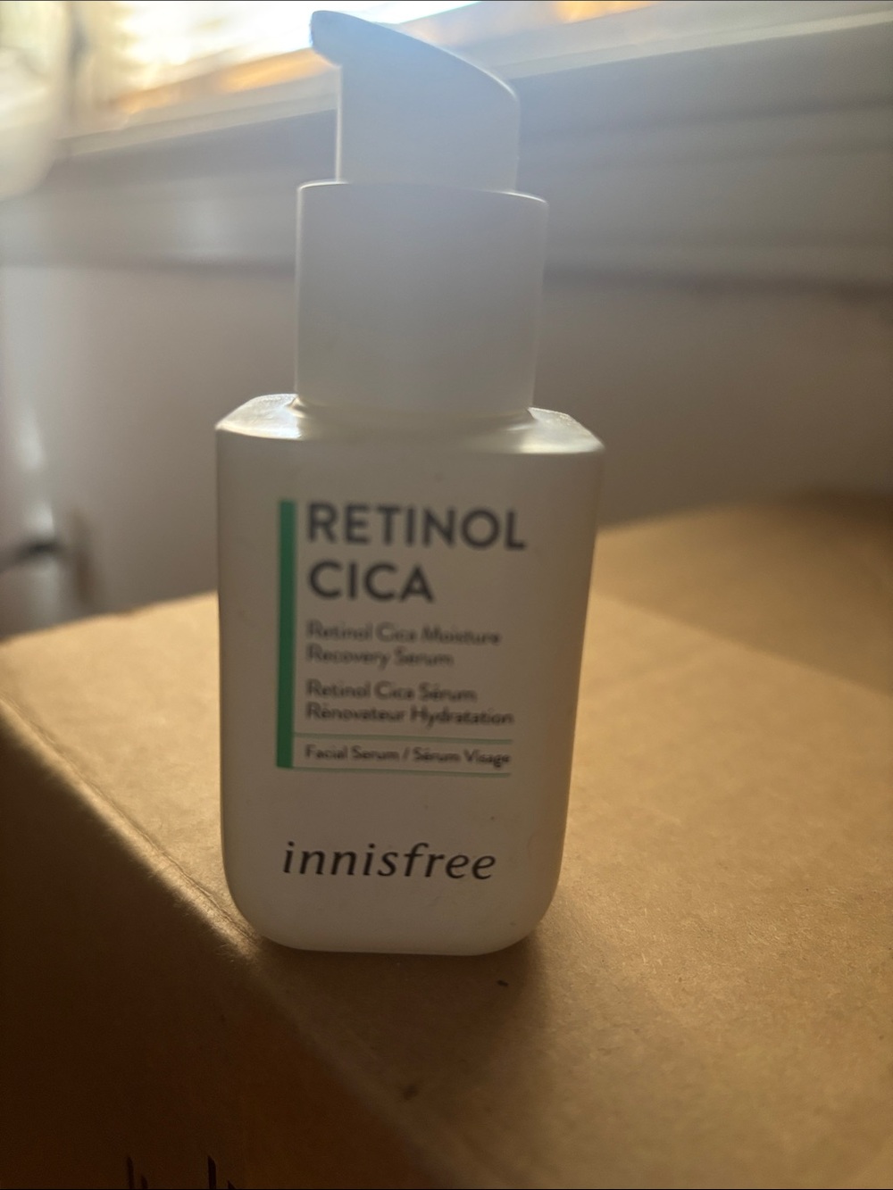 Innisfree Retinol Cica Moisture Recovery Serum - White